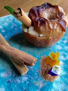 Roasted apples filled with rice pudding